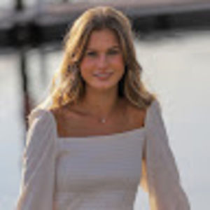 Meet your Posher, Abigail